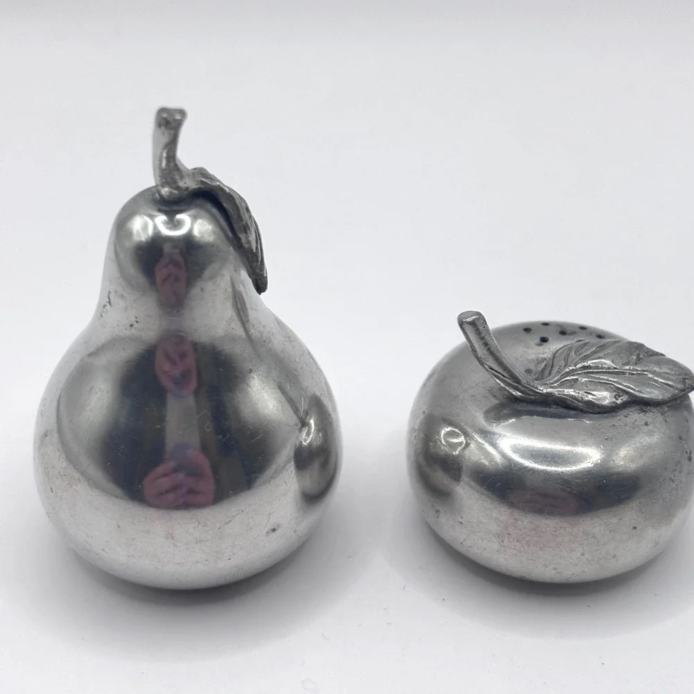 Kirk Stieff Pewter Apple Pear Salt and Pepper Shakers #560
